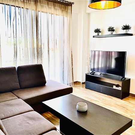 Bali Suites 101 Ларнака Екстериор снимка