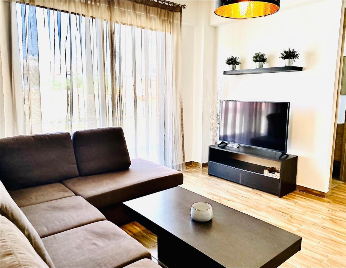 Bali Suites 101 Ларнака Екстериор снимка