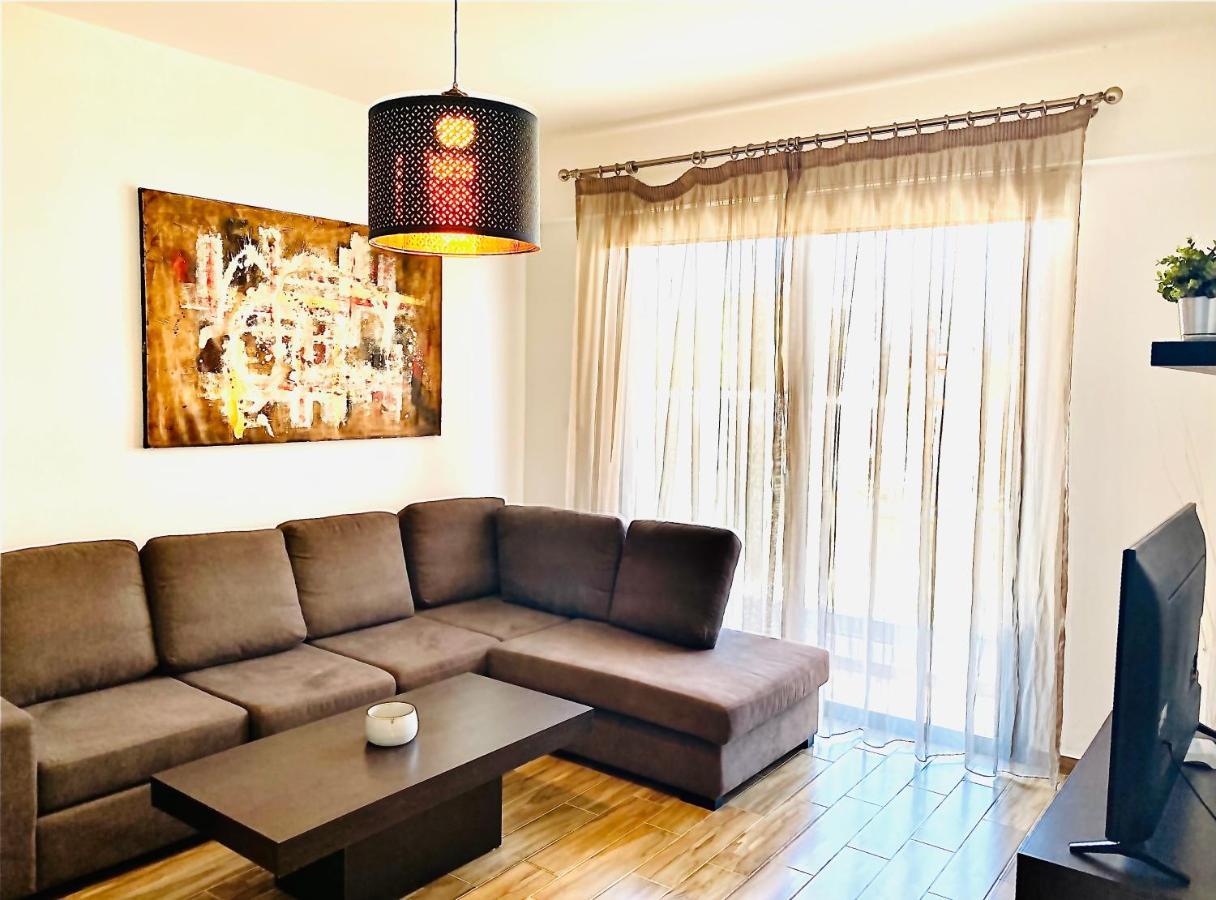 Bali Suites 101 Ларнака Екстериор снимка